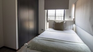 2 多间卧室、熨斗/熨衣板、WiFi、床单