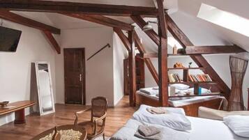 Familienzimmer, Nichtraucher, eigenes Bad | Minibar, kostenloses WLAN, Bettwäsche