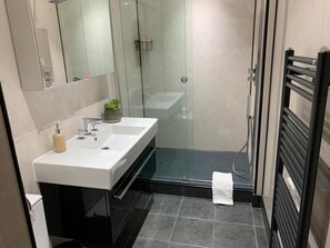 Apartment | Badezimmer