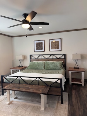4 chambres, fer et planche à repasser, lit parapluie, Wi-Fi gratuit