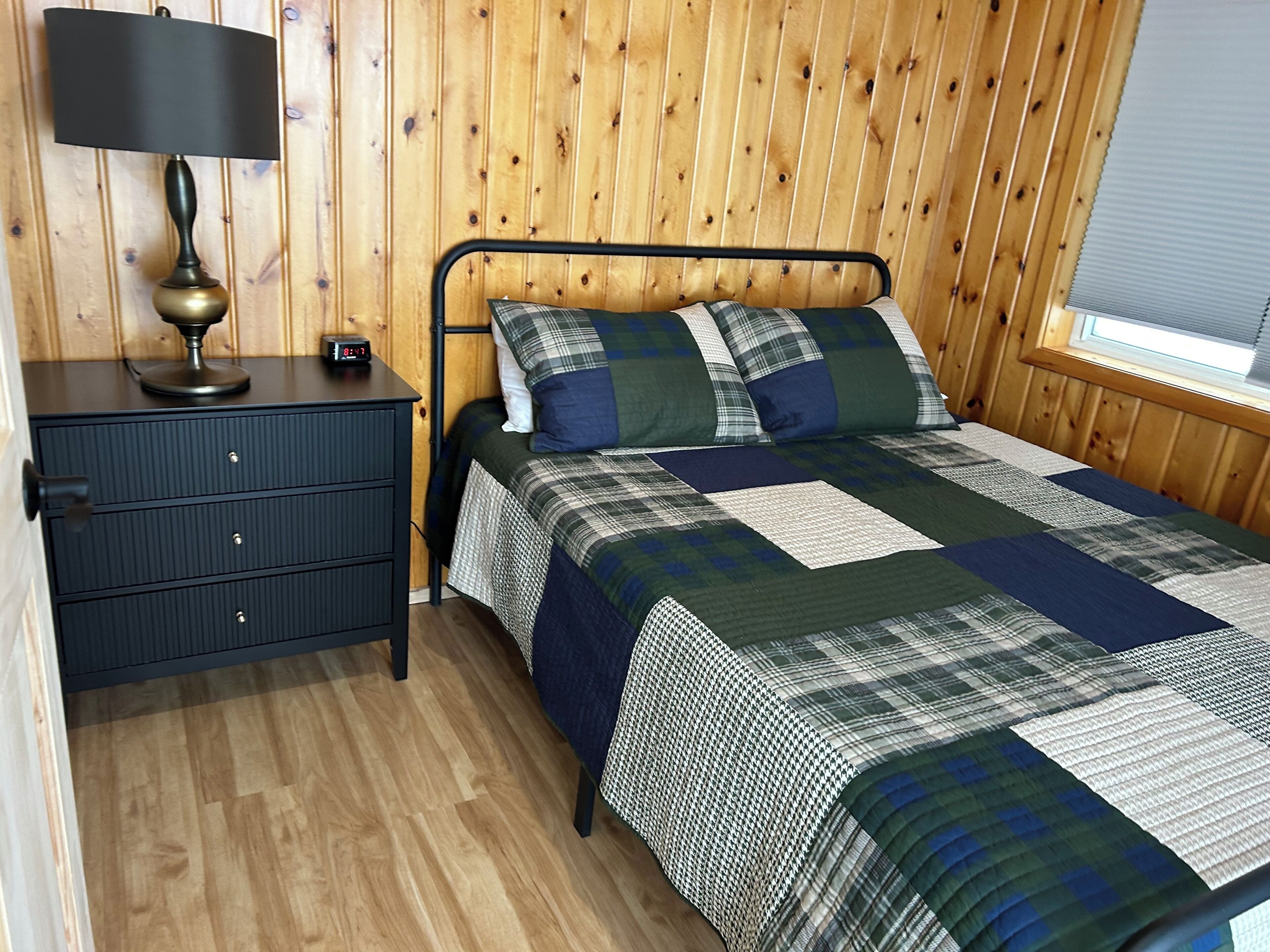 3 habitaciones, tabla de planchar con plancha y wifi gratis 