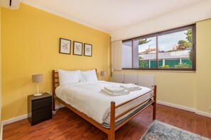 2 bedrooms, desk, iron/ironing board, Internet