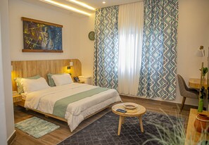 Deluxe-Doppelzimmer, barrierefrei, mit Bad (Prestige) | Minibar, individuell dekoriert, kostenloses WLAN, Bettwäsche