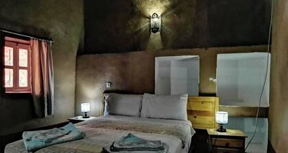 Cozy bed & breakfast in charming Zagora with WiFi, AC