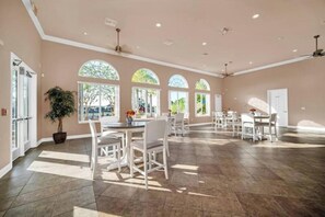 Dining - Sunset over lake, 4/3,pool, spa,grill, pets ok223 (Davenport)