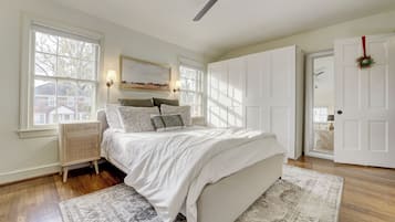 3 slaapkamers, een kluis op de kamer, een bureau