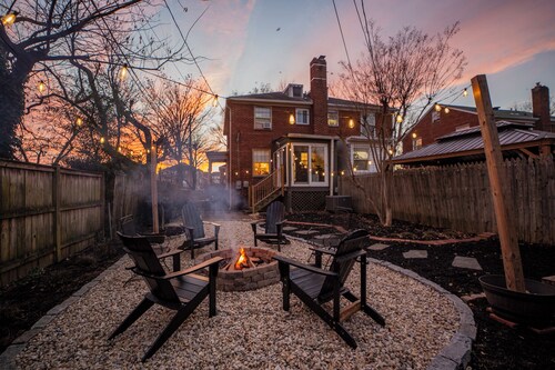Minutes to DC! Stylish Home with King Bed, Secure Parking & Fire pit!