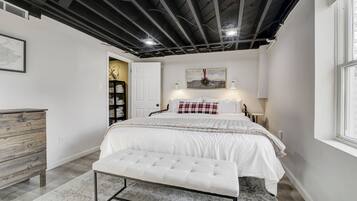 3 habitaciones, caja de seguridad en la habitación y escritorio