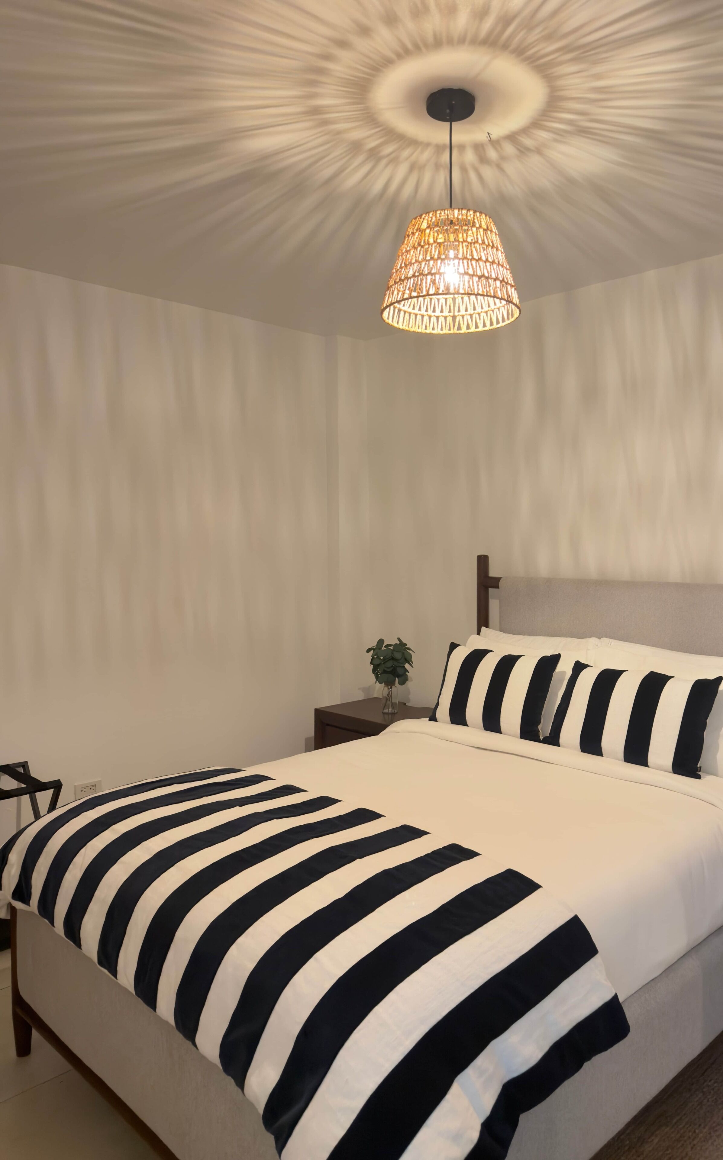 1 chambre, fer et planche à repasser, Wi-Fi, literie fournie