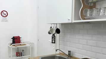 Fridge, microwave, stovetop, blender