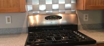 Spacious fully furnished 1-bedroom apartment with WiFi in rural Maine village