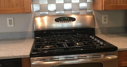 Spacious fully furnished 1-bedroom apartment with WiFi in rural Maine village