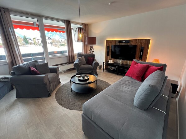 Smart TV, DVD player, stereo