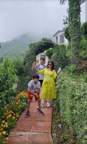 Property entrance - The Himalaya Retreat Resort (Mussoorie)