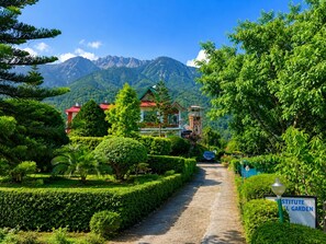 Front of property - The Himalaya Retreat Resort (Mussoorie)