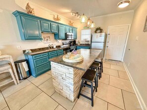 コンドミニアム   ベッド (複数台) (Baywatch E3) | 専用キッチン | オーブン、トースター、ペーパータオル