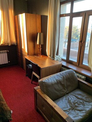 1 bedroom, minibar, in-room safe, desk