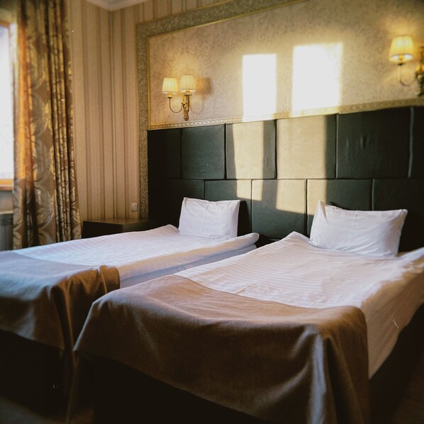 Standard Twin Room | Minibar, in-room safe, desk, blackout curtains - Astor (Bishkek)