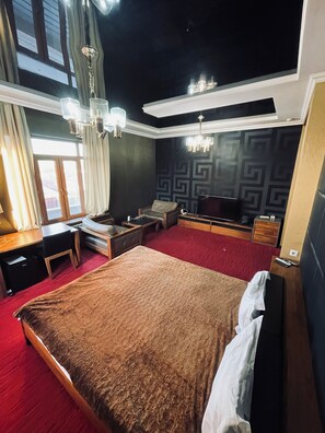 Luxury Suite | Minibar, in-room safe, desk, blackout curtains - Astor (Bishkek)