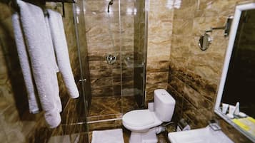 Deluxe Double Room | Bathroom | Hair dryer, bathrobes, slippers, towels