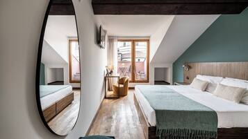 Chambre Confort, 1 grand lit, salle de bains privée, vue ville