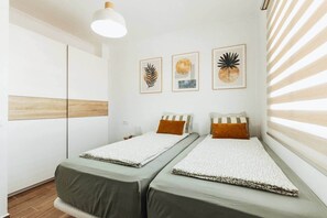 1 bedroom, in-room safe, desk, iron/ironing board