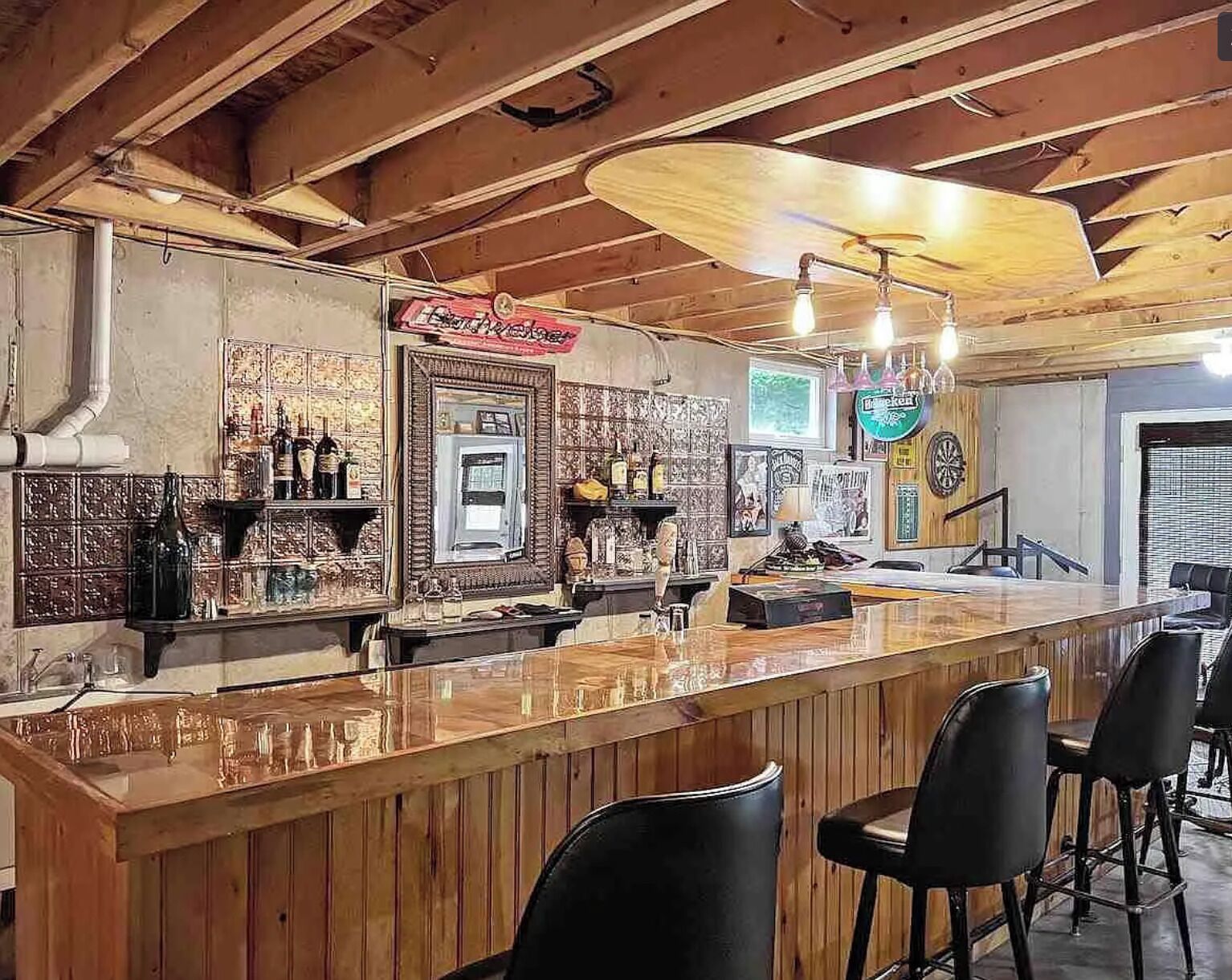 Bar (in der Unterkunft)