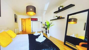 1 bedroom, blackout drapes, free WiFi