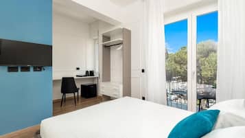 Superior Room, Balcony | Minibar, desk, blackout drapes, soundproofing
