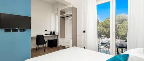 Quarto superior, sacada | Frigobar, escrivaninha, cortinas blackout, quartos à prova de som