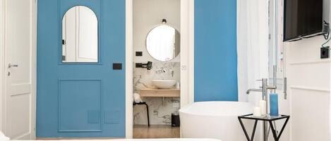 Minibar, bureau, rideaux occultants, chambres insonorisées