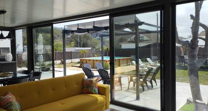 Villa Franz Complete house, near Sitges, with swimming pool and guest house