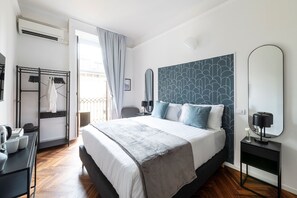 Habitación doble superior, 2 camas Queen size, para no fumadores | Escritorio, tabla de planchar con plancha y wifi gratis 