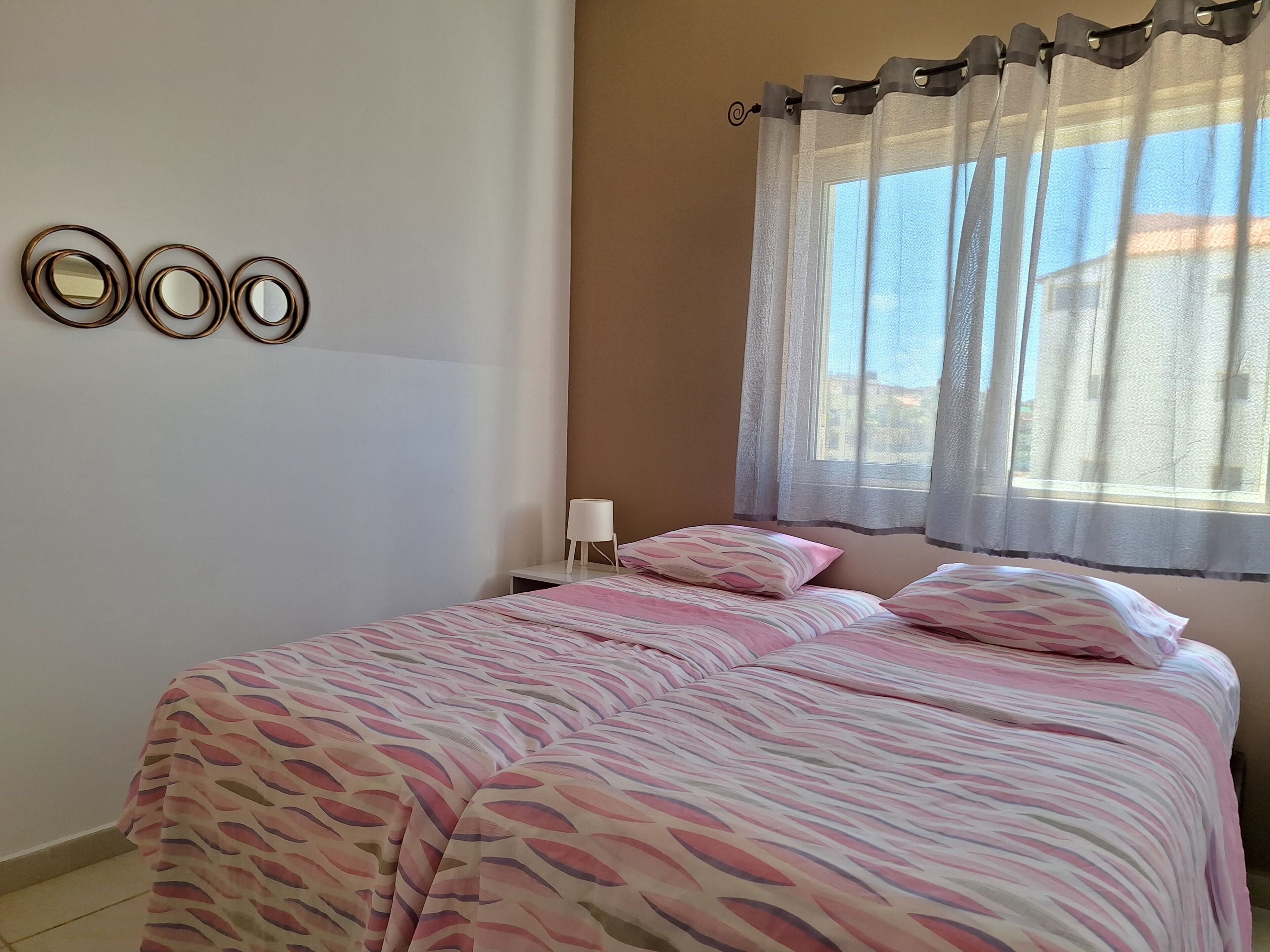 2 bedrooms, iron/ironing board, free WiFi, bed sheets