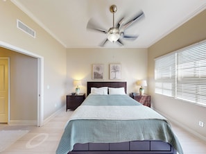 3 bedrooms, iron/ironing board, WiFi, bed sheets - 3-bedroom condo in Bonita Springs with resort pool, beach shuttle, fitness room  (Bonita Springs)