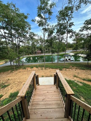 Property grounds - Granny Squirrel Yut in Shenandoah VA with WiFi, EV Charger, Hot Tub & Fireplace (Shenandoah)