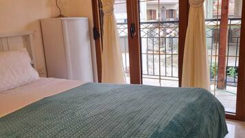 2 bedrooms, blackout drapes, soundproofing, free WiFi