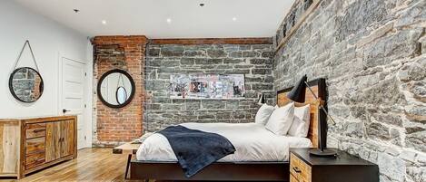 1 soveværelse, skrivebord, strygejern/strygebræt, weekendseng