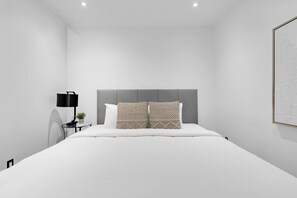 2 bedrooms, desk, iron/ironing board, travel crib