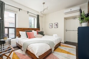 2 عدّة غرف نوم ومكتب ومكواة/لوح كي وسرير سفر