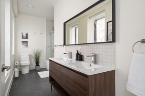 تجهيزات دش، مجففات شعر، مناشف