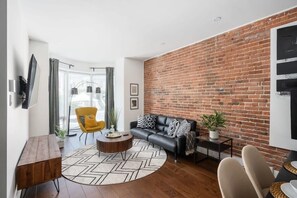 TV, offices - Splendid 2BD/2BA Brand New in Mile End/ Plateau (Montréal)