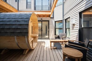 屋外ダイニングエリア