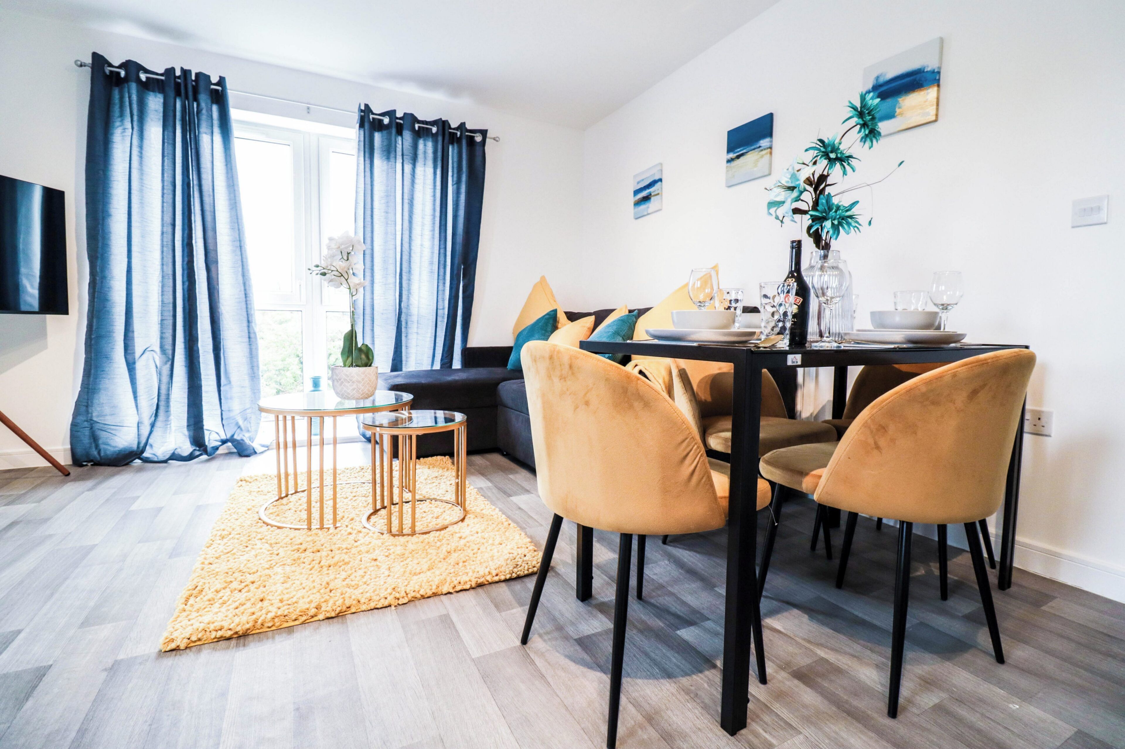 Apartment | Dining