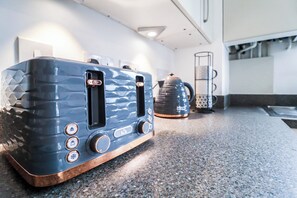 Apartment | Miscellaneous - 2 Bedrooms Apartment in Dartford (Dartford)