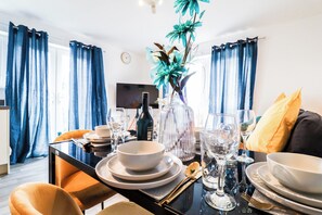 Apartment | Dining