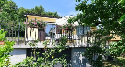 Charming Holiday Home With Terrace and Garden - One Bedroom Holiday Home