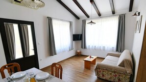 Nhà (One Bedroom Holiday Home) | Phòng khách