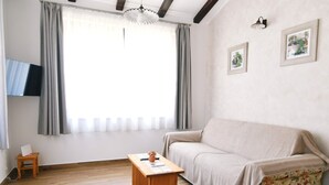 Nhà (One Bedroom Holiday Home) | Phòng khách