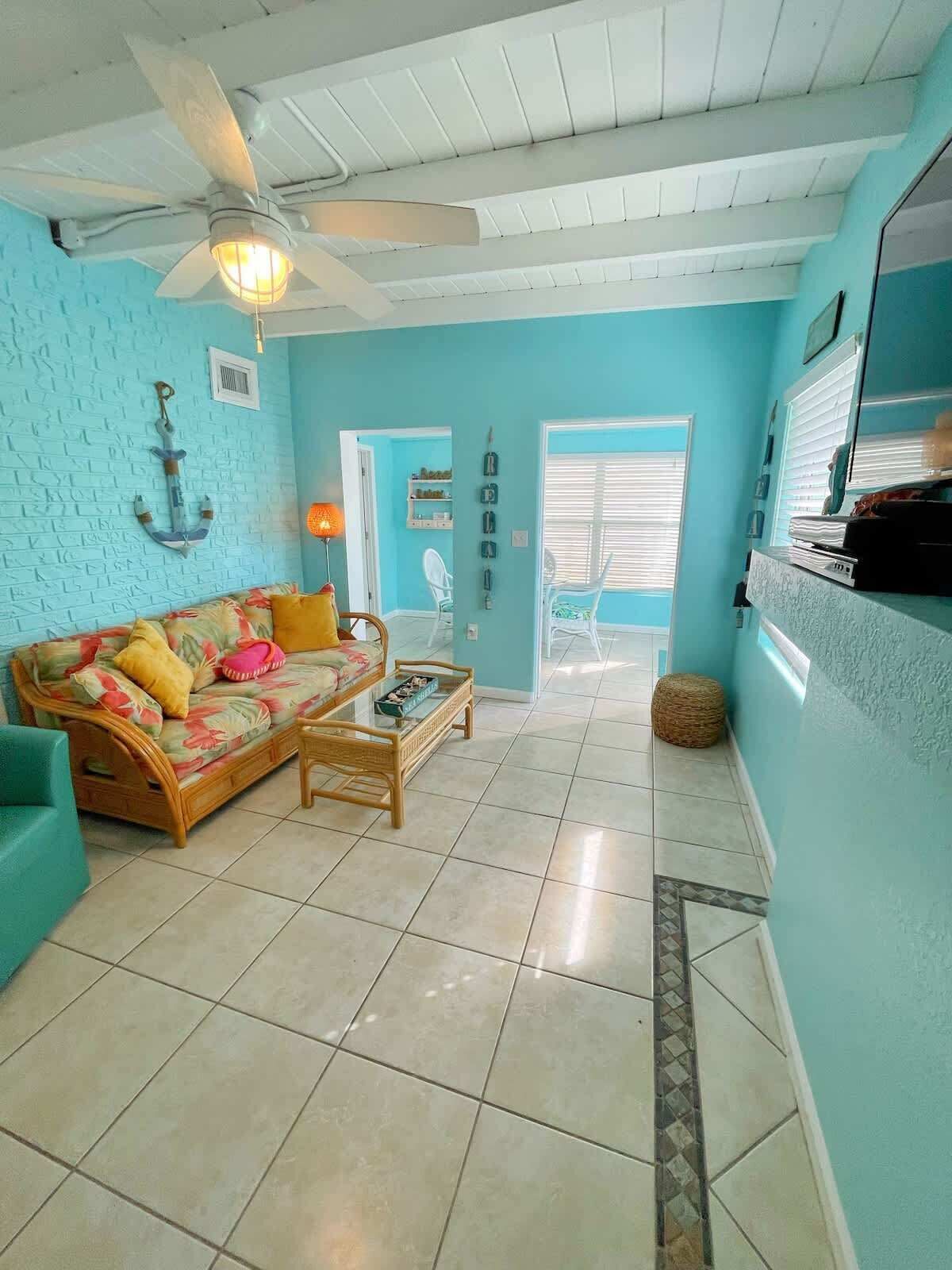 Family Fun Starts Here! Cozy 3br + Sunroom, 2-min Walk To The Beach!" - Florida